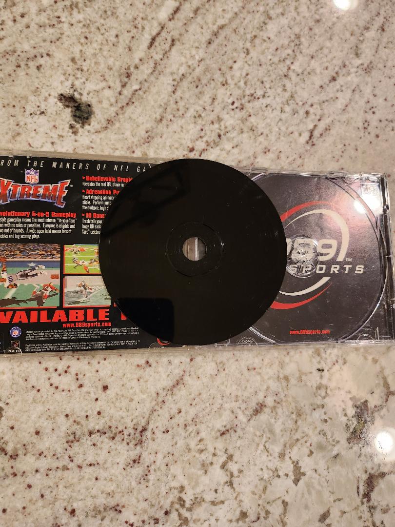 NFL GameDay 99 PS1