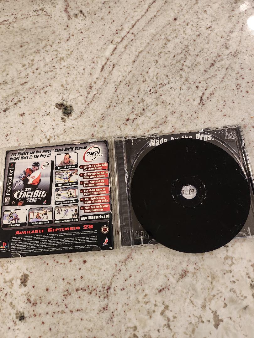 NFL GameDay 2000 PS1