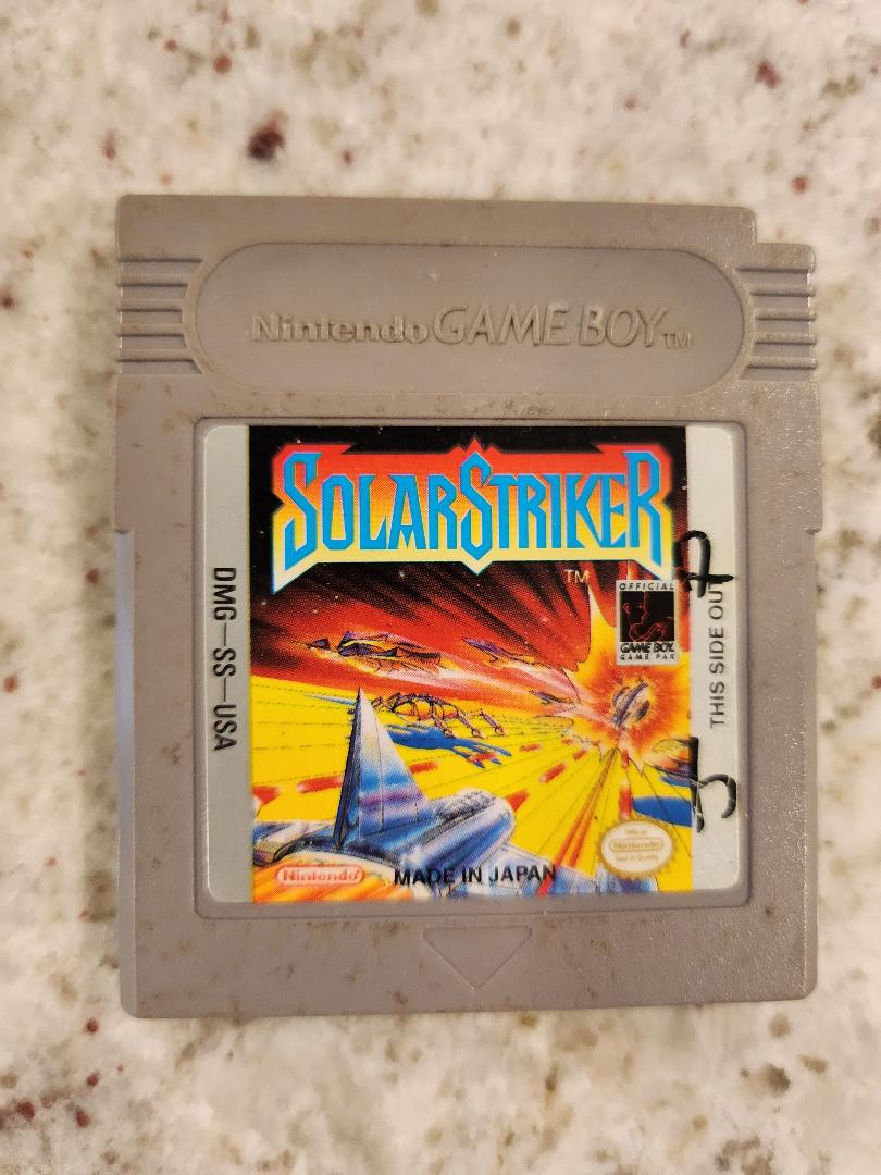 Gameboy delantero solar