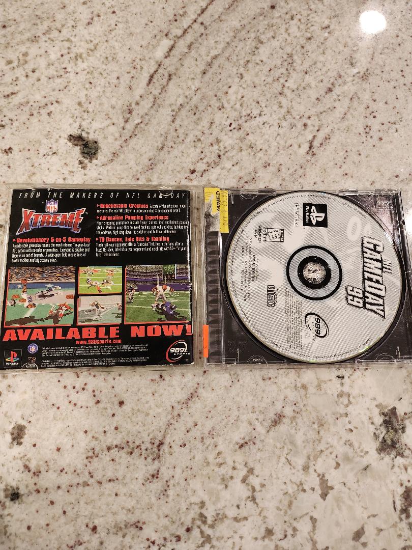 NFL GameDay 99 PS1