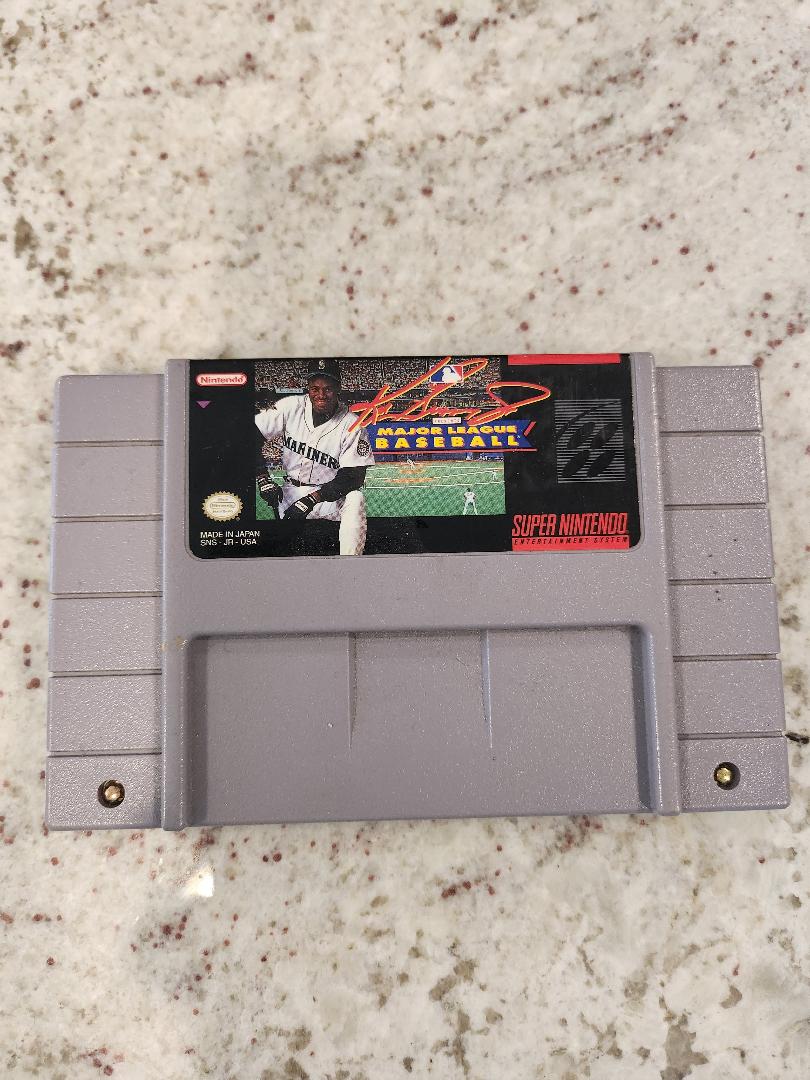 Ken Griffey Jr. Presents Major League Baseball SNES